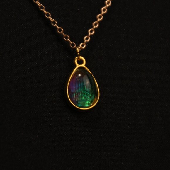 Hand Crafted Tiny Tear Drop Pendant Green Blue Purple on Gold Chain - Picture 3 of 6